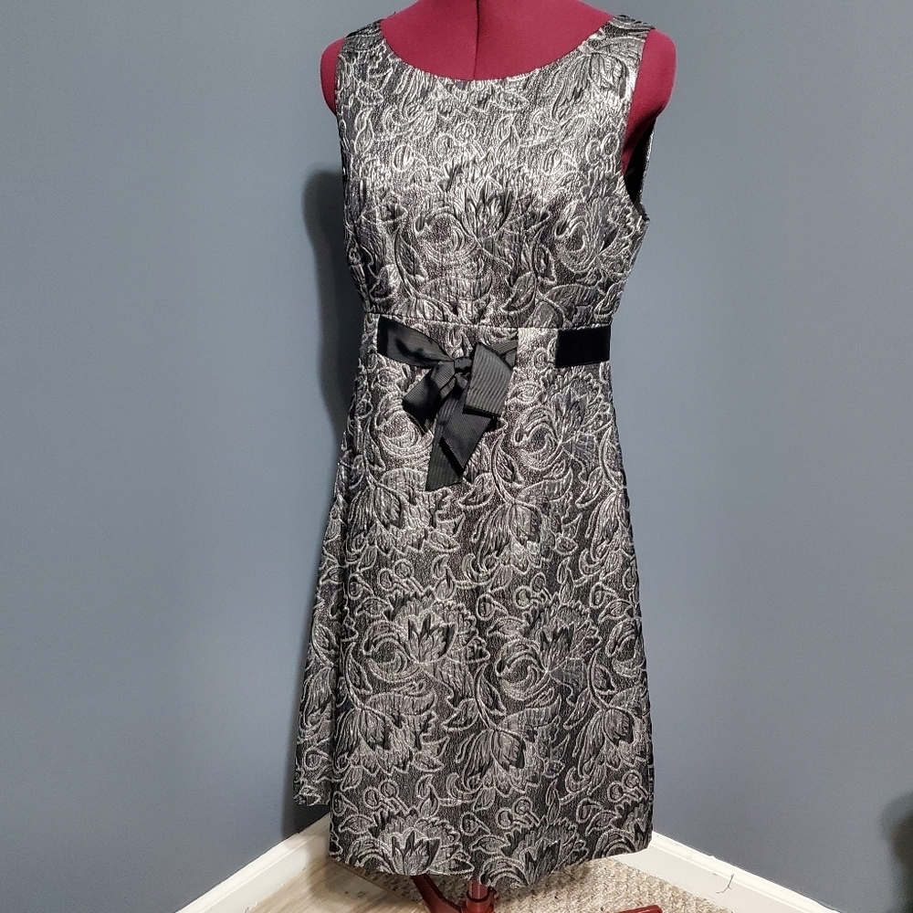 Jessica Howard Silver Black Brocade Sheath Dress Size 8